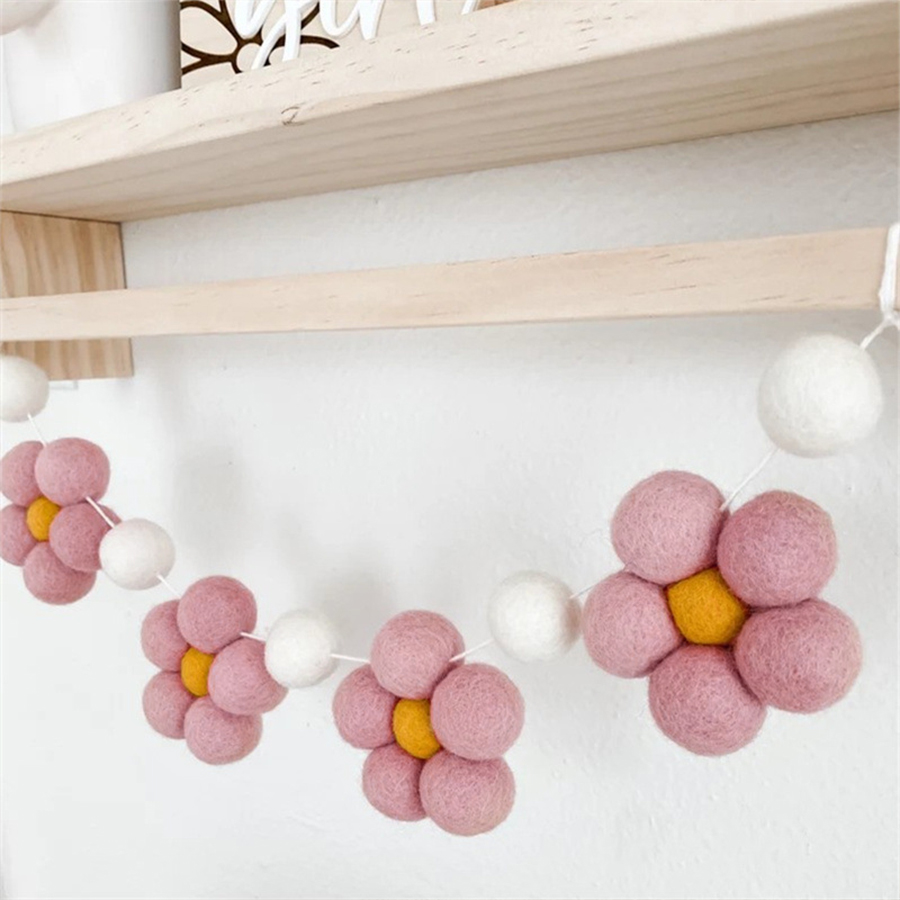 พวงดอกเดซี่ทำมือจากผ้าสักหลาด  - Baby Nursery Garland บทวิจารณ์และราคา